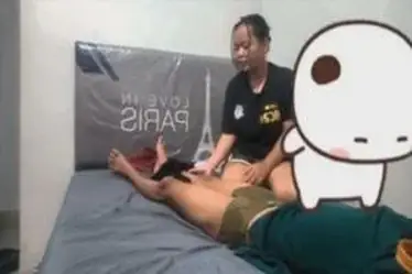 Gadis Cantik Pasrah Servis Kasur Bareng Pria